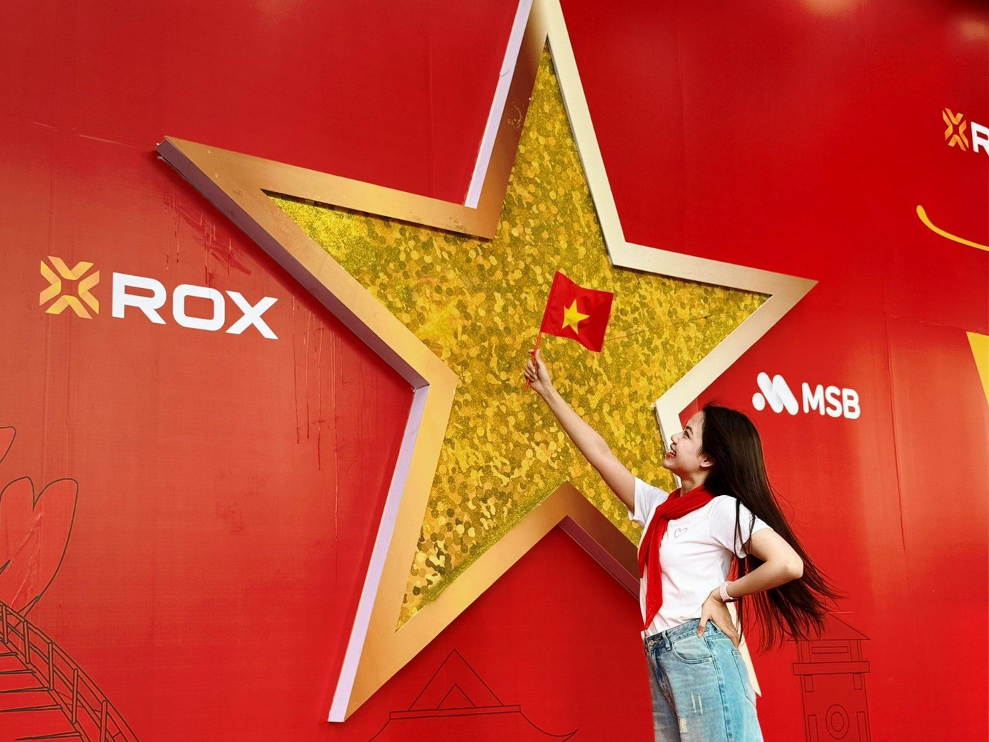  ROX Tower rực rỡ cờ hoa mừng Quốc khánh 2/9