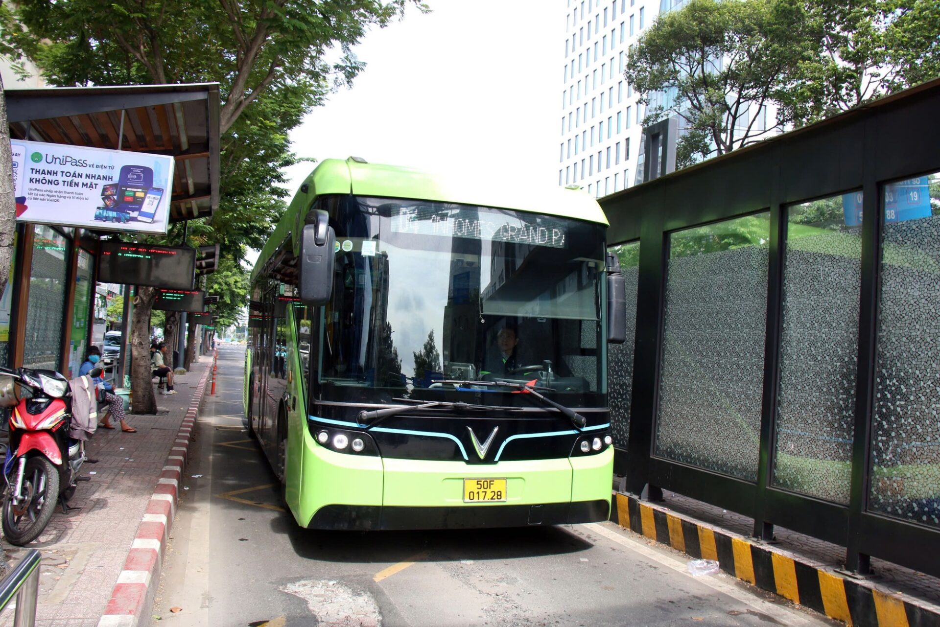 Theo lộ trình đề xuất, đến năm 2030, 100% xe buýt là xe điện, năng lượng sạch