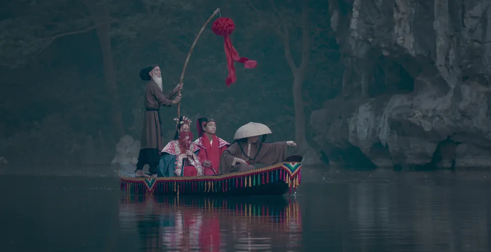 Khi chiếc áo cưới không còn là khởi đầu của hạnh phúc