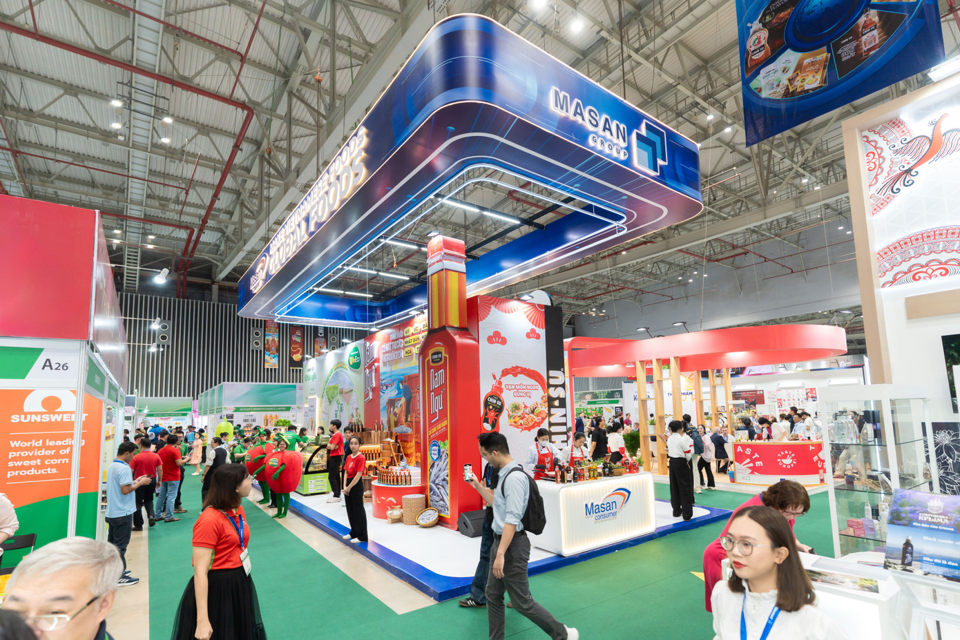 Không gian trưng bày đa thương hiệu.