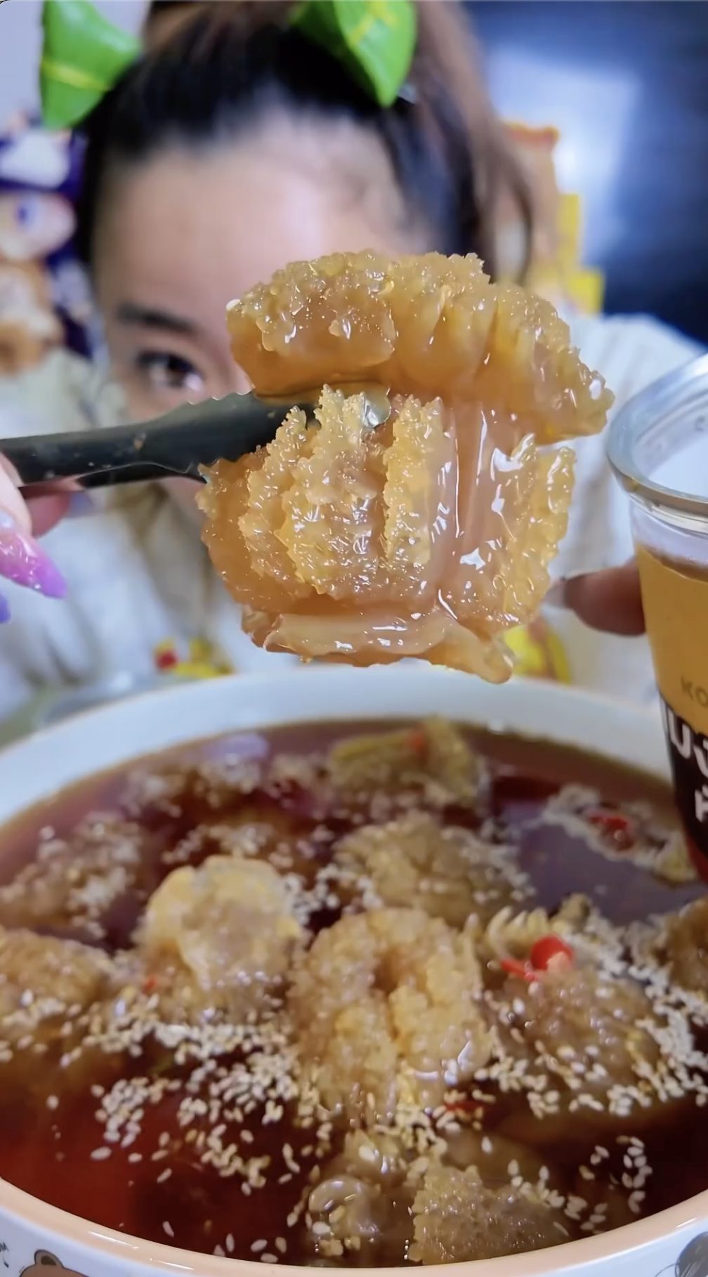  Giới trẻ bỏ cả chục triệu chỉ để thử… vài miếng sứa đầu đạn