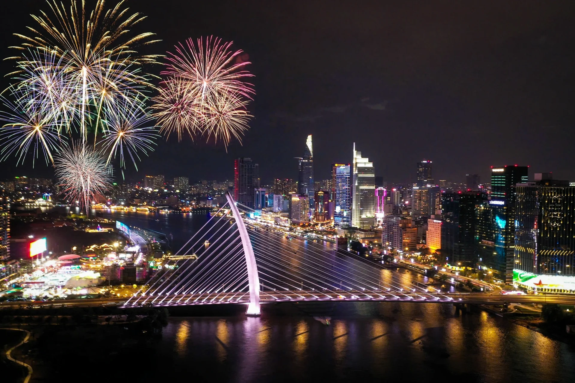  TP.HCM bắn pháo hoa mừng Quốc khánh 2/9 tại 4 địa điểm