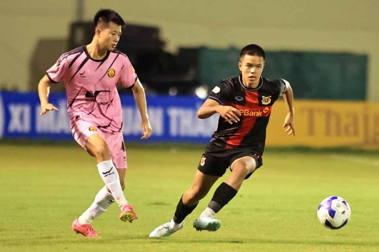 U23 Việt Nam triệu tập tiền vệ Việt kiều Trần Thành Trung cho vòng loại U23 châu Á 2026, hứa hẹn mang đến sắc màu mới cho đội hình trẻ.