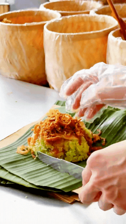  Xôi xéo lá dứa Cần Thơ: Gói nhỏ xinh, hương vị “gây thương nhớ”