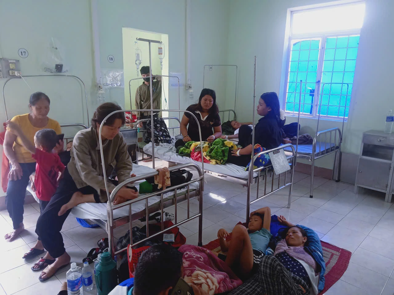  131 người nhập viện nghi ngộ độc thực phẩm sau tiệc tân gia ở Gia Lai