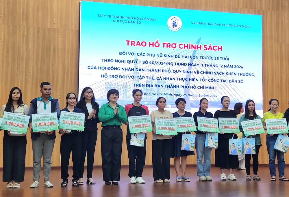  Phụ nữ sinh đủ hai con trước 35 tuổi ở TPHCM được nhận hỗ trợ từ ngân sách