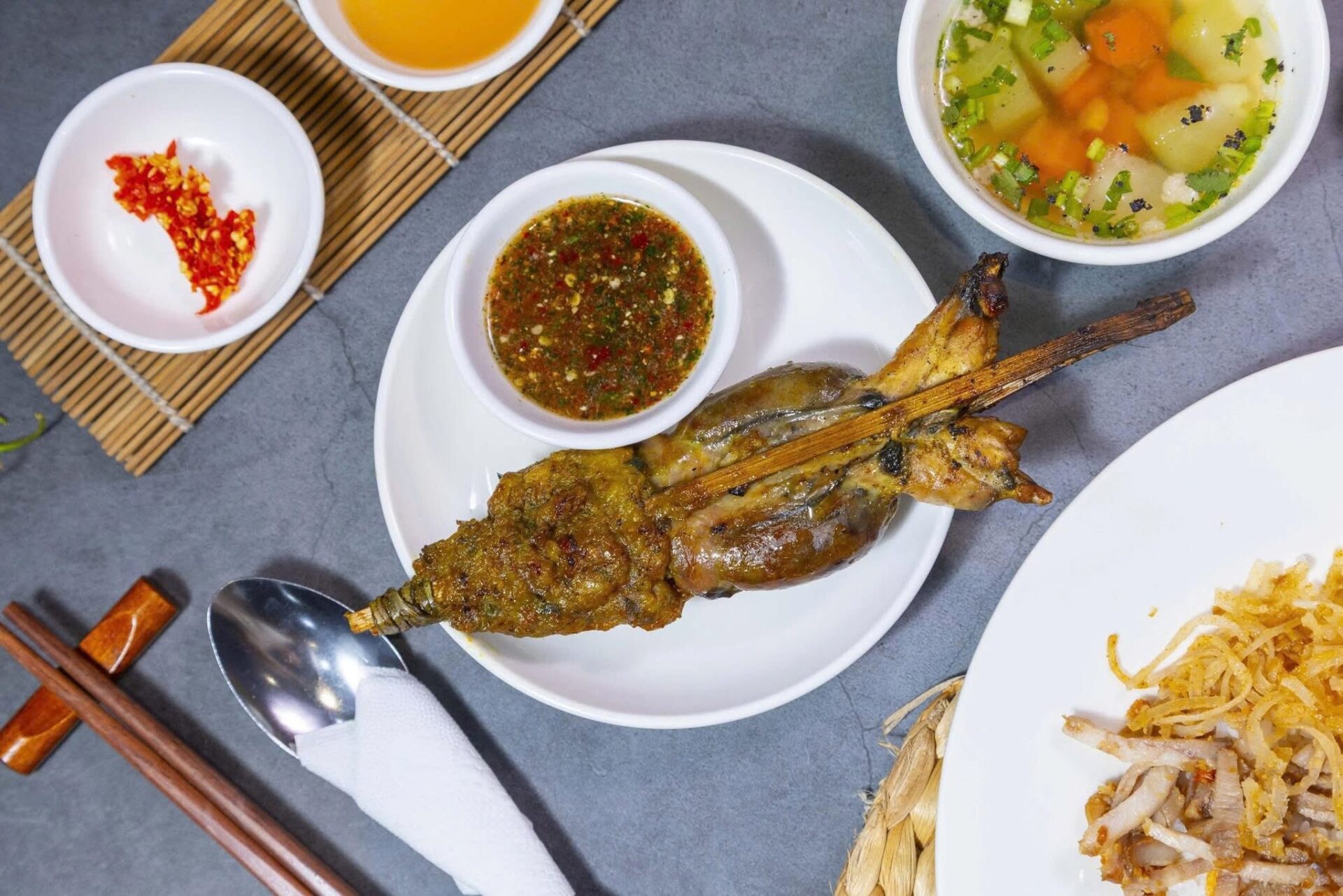 Ếch nướng Campuchia – món “gọi là phải gọi nhiều”