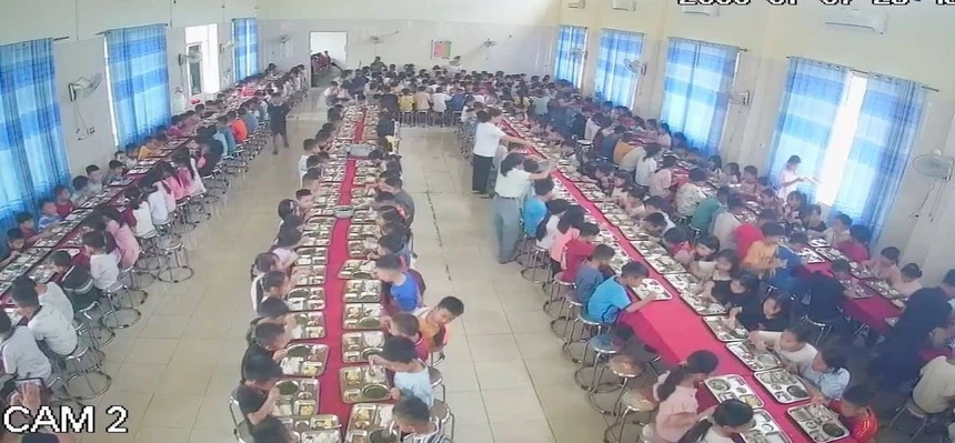 Bữa trưa giản dị mà khiến cả cộng đồng ngưỡng mộ