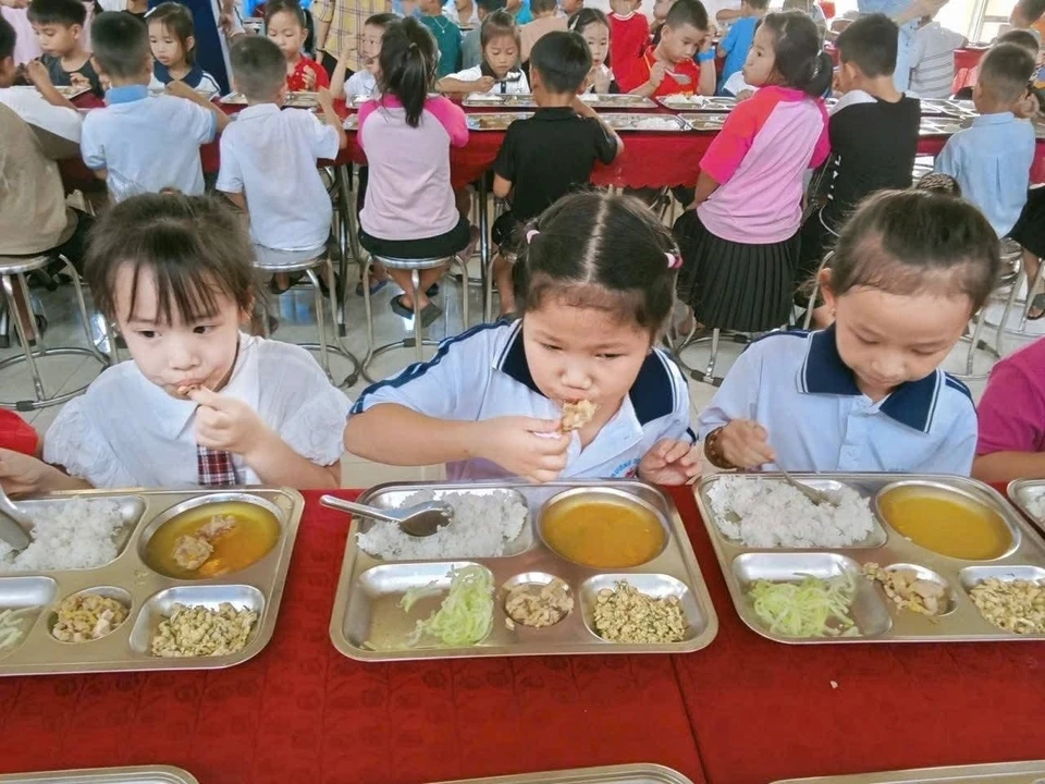  15.000 đồng cho một bữa trưa ấm áp tình thầy trò ở Hà Tĩnh