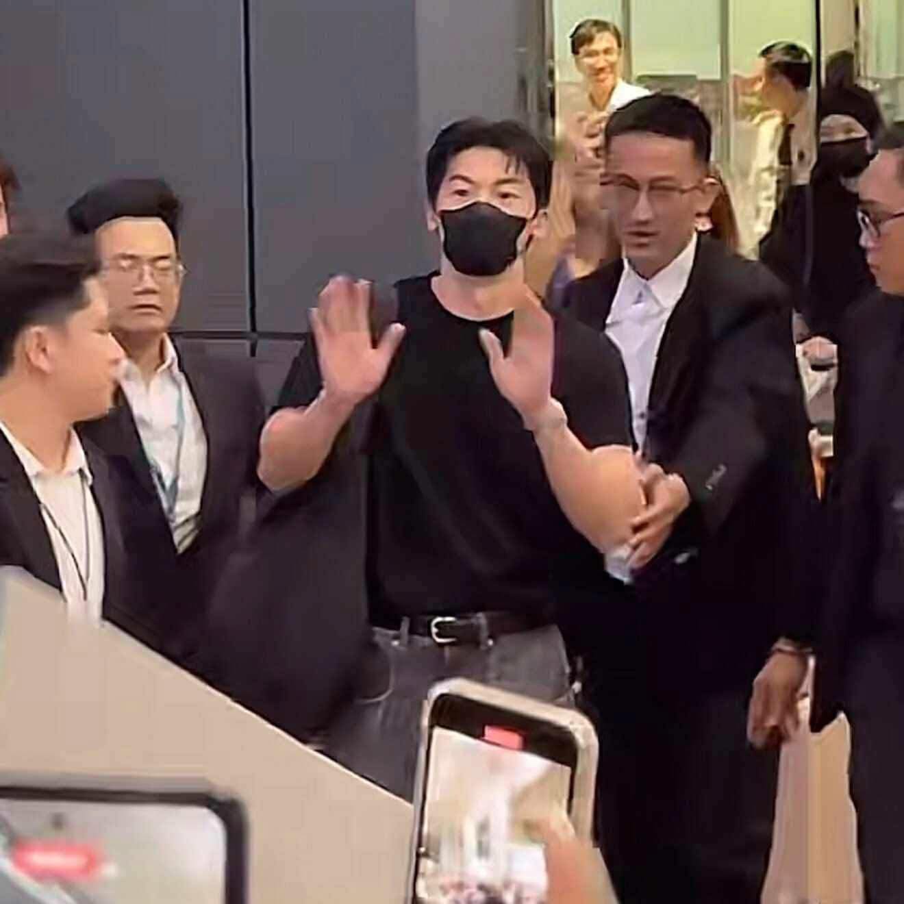 Fan Việt “đứng ngồi không yên” giữa đêm