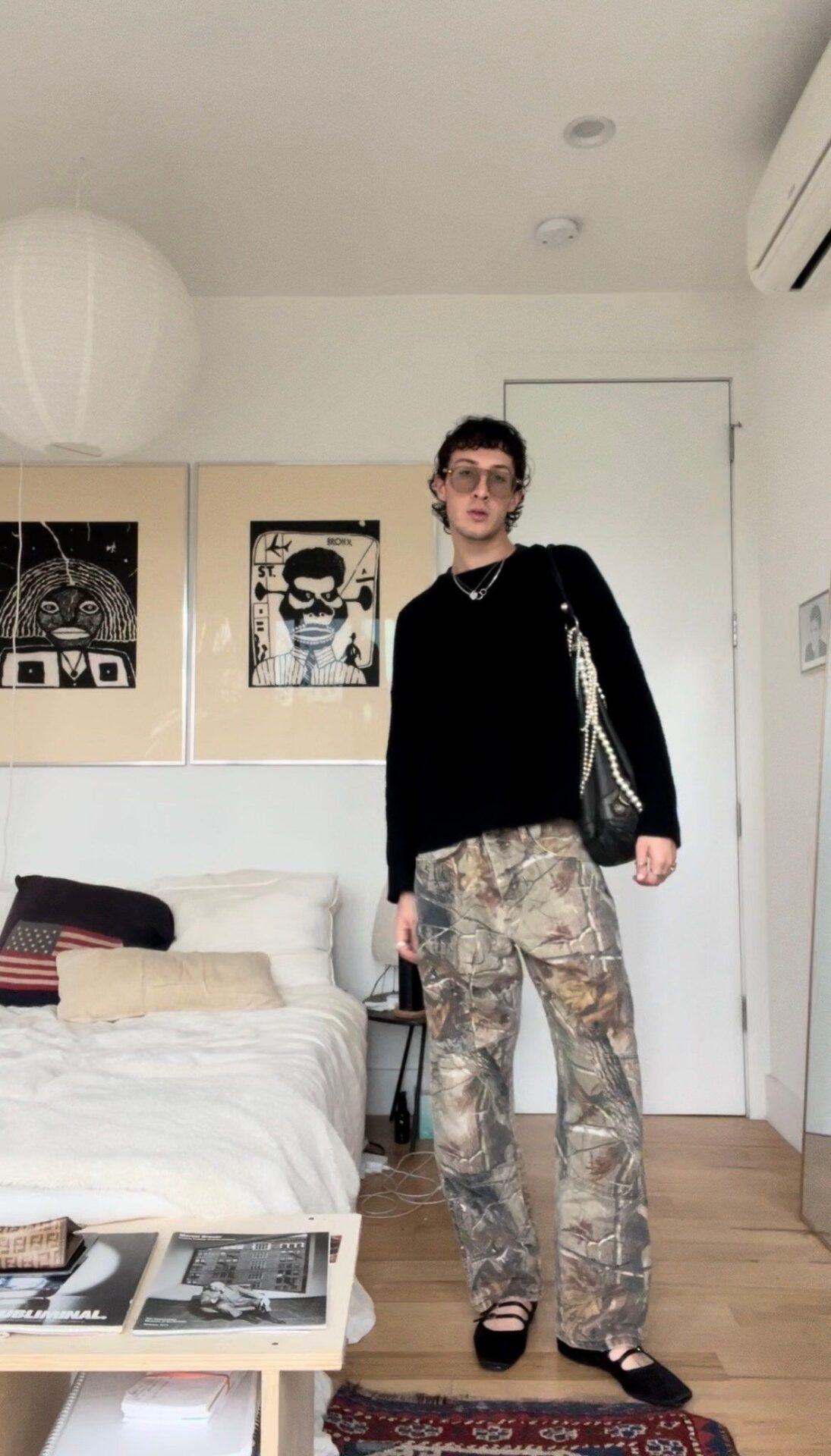 Từ sàn runway đến nhịp sống đời thường.