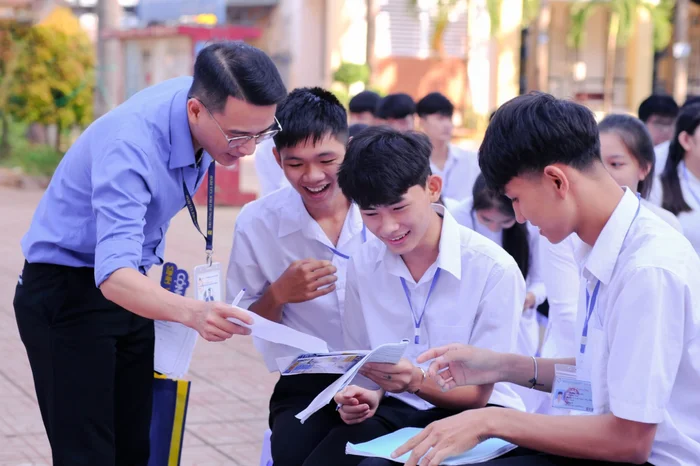  Vì sao Bộ GD&ĐT quyết định bỏ hình thức đình chỉ học sinh?