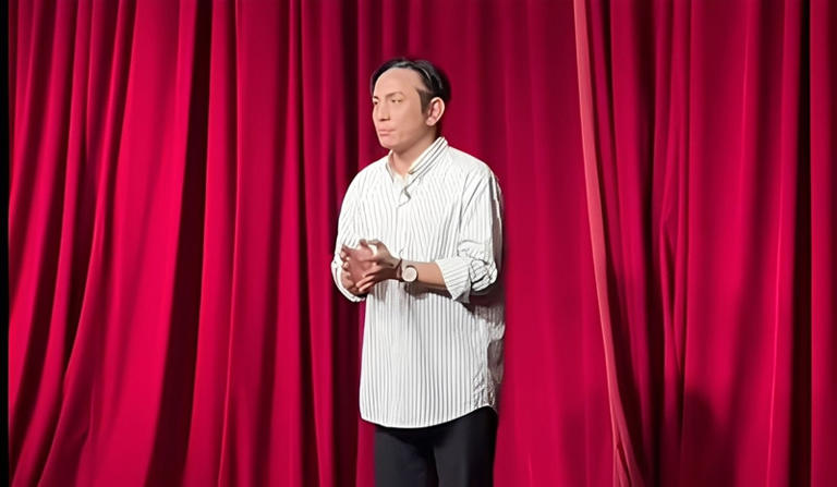 Sự cố xảy ra trong đêm diễn mở màn.