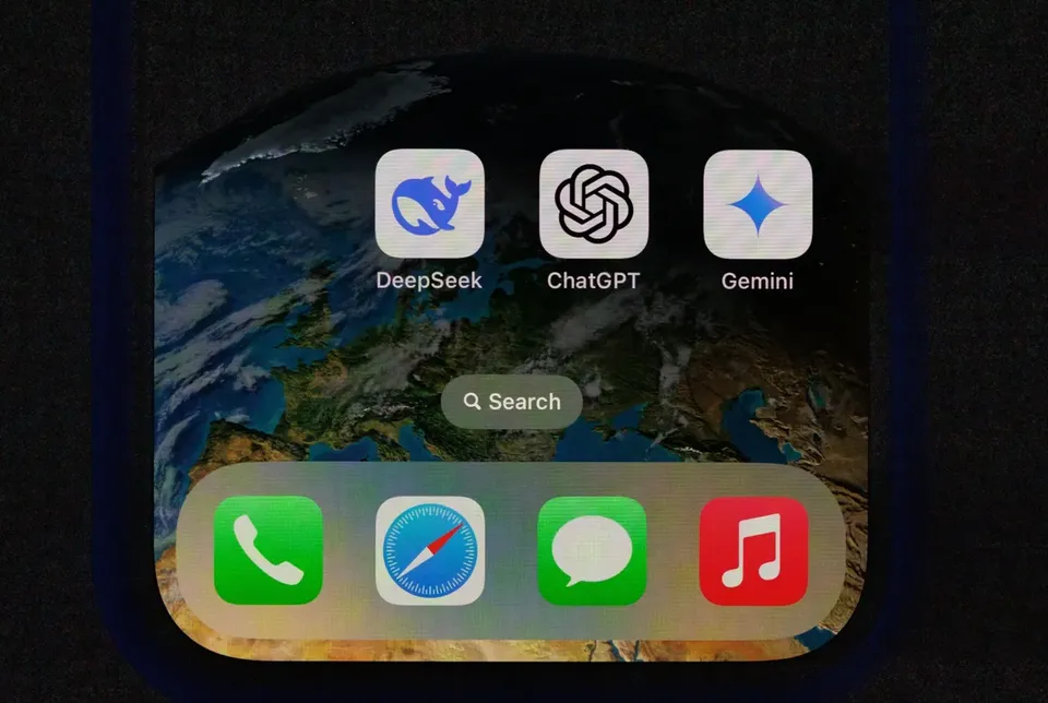  Apple phát triển chatbot nội bộ, chuẩn bị nâng cấp Siri để cạnh tranh thị trường AI