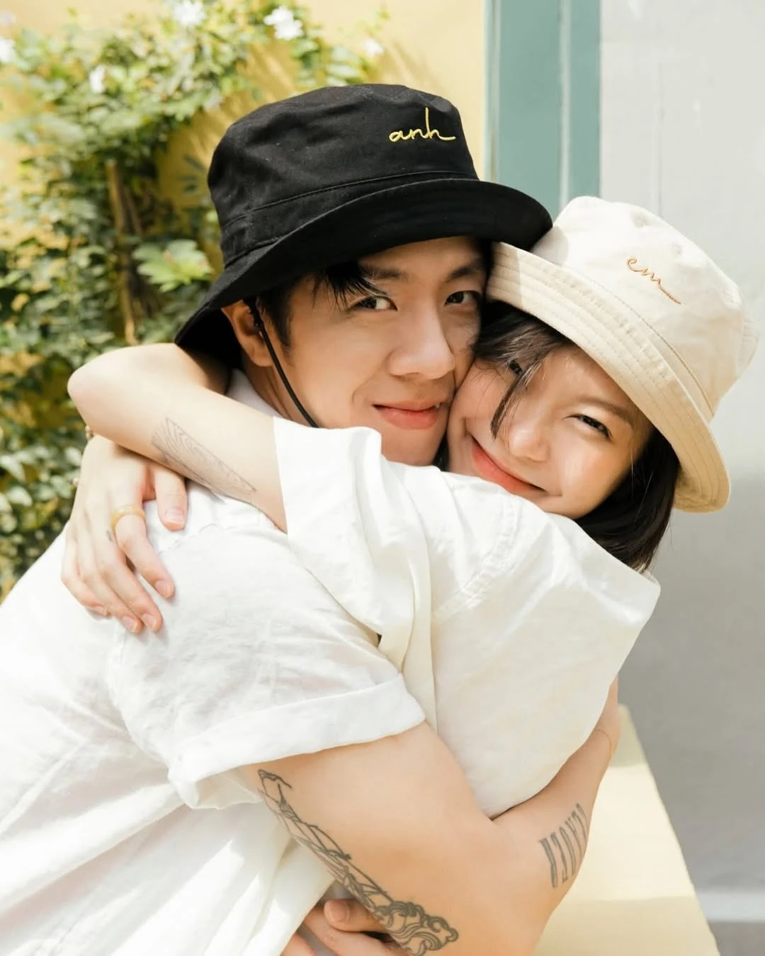  “Nàng thơ” Diệu Vy gây tranh cãi vì phát ngôn so sánh chồng với Hứa Quang Hán