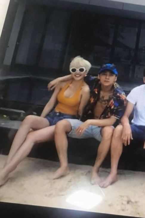 Loạt ảnh cũ bất ngờ tràn lan trở lại