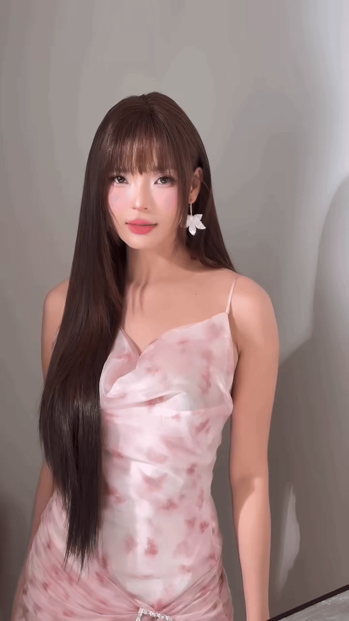 “hack tuổi” thành công nhờ thay đổi layout makeup và kiểu tóc.