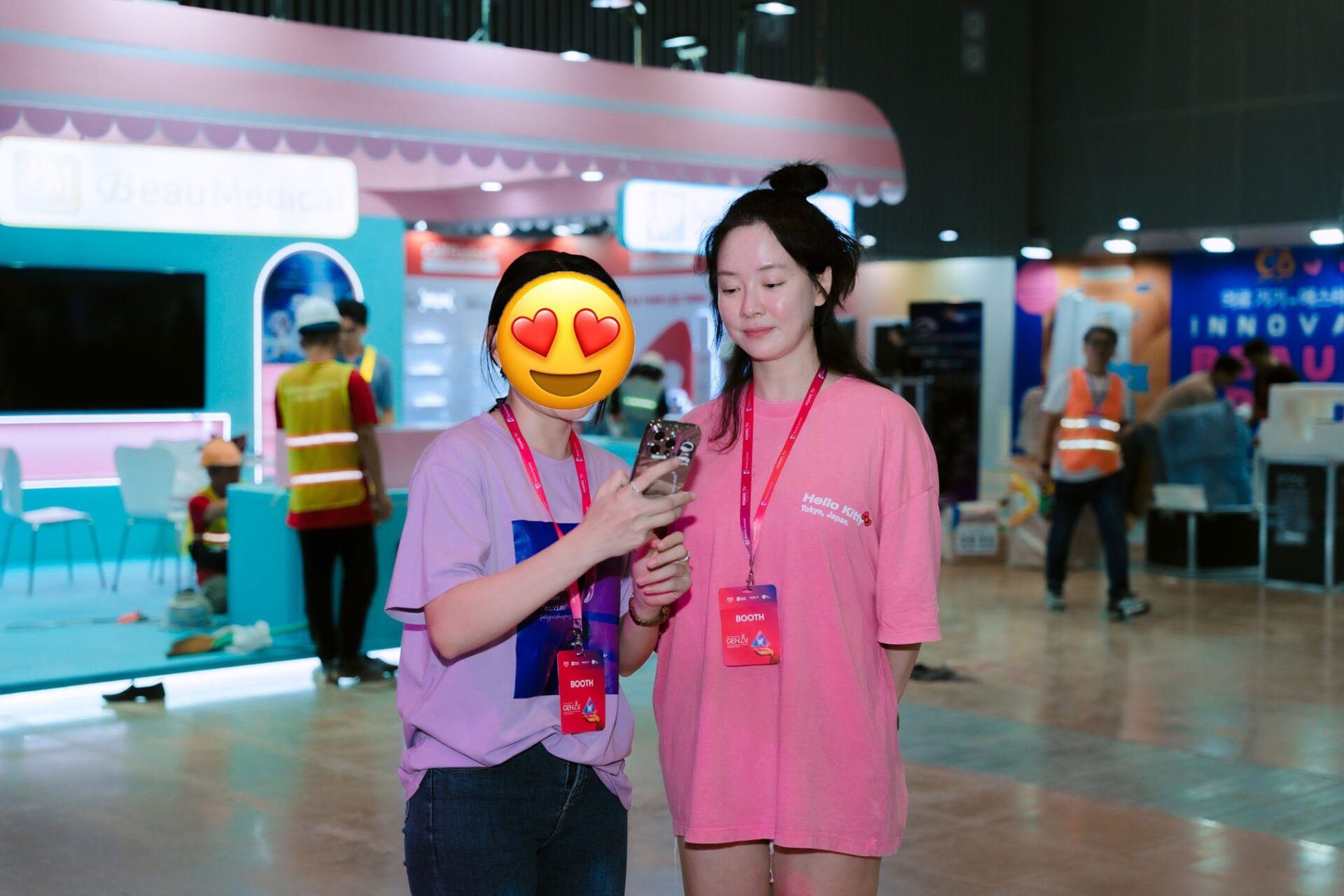 Dù bận rộn với nhiều vai trò, cô vẫn giữ được hình ảnh gần gũi, giản dị, luôn mang đến sự bất ngờ cho fan mỗi lần xuất hiện.