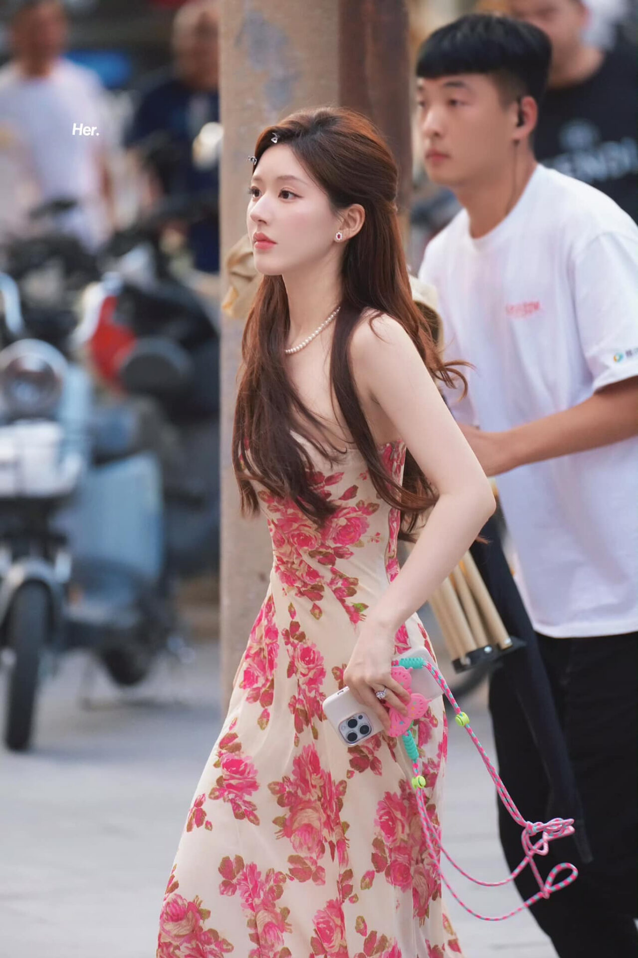 Khi nữ chính kiêm luôn stylist