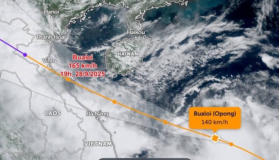Bão tăng tốc, tiến sát miền Trung