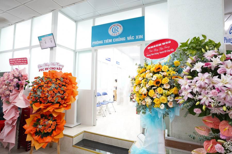  Chợ Rẫy chính thức có phòng tiêm vaccine cho người trên 18 tuổi