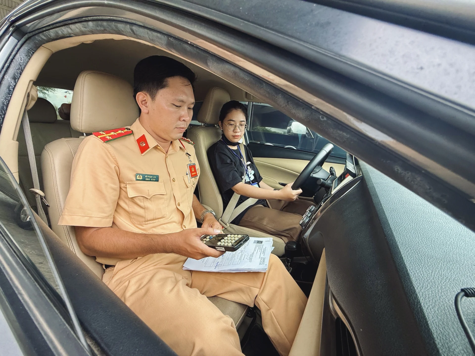  Từ 1.9, tất cả kỳ thi sát hạch lái xe dùng bộ đề 600 câu của CSGT