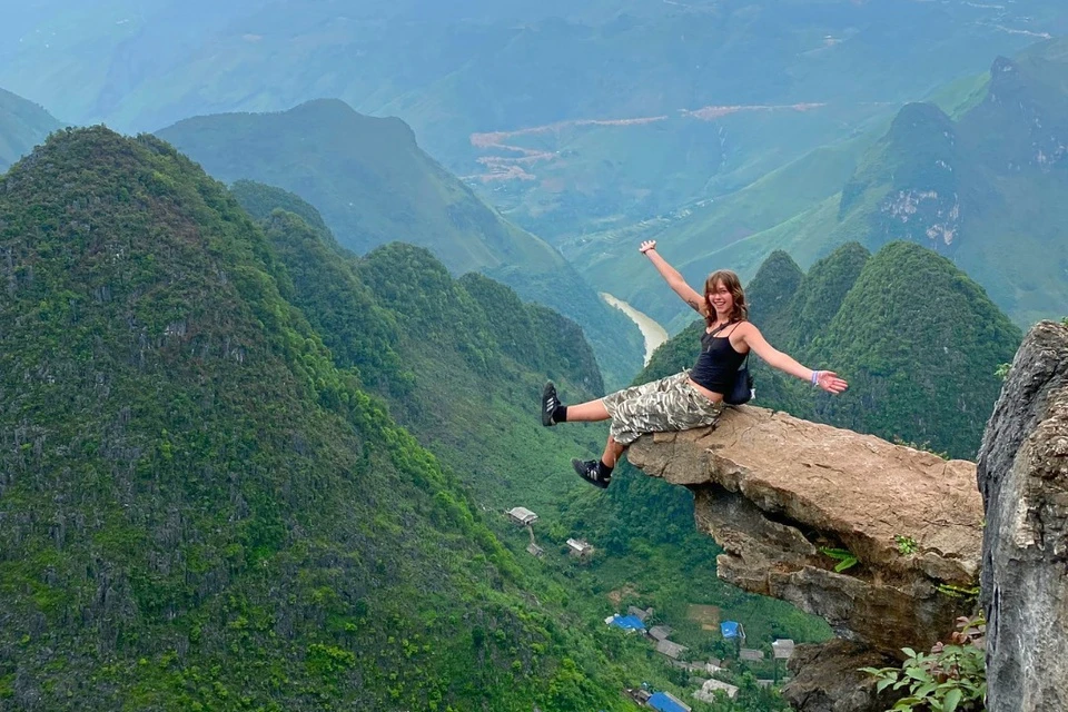 Vẻ đẹp mạo hiểm của mỏm đá nổi tiếng