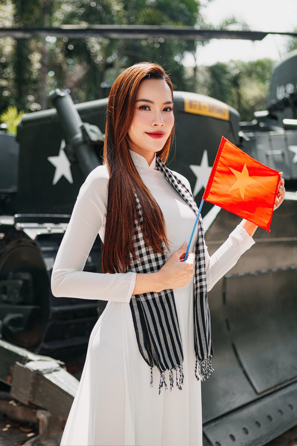 Nghệ sĩ đồng loạt chia sẻ, lan tỏa thông tin phòng tránh bão