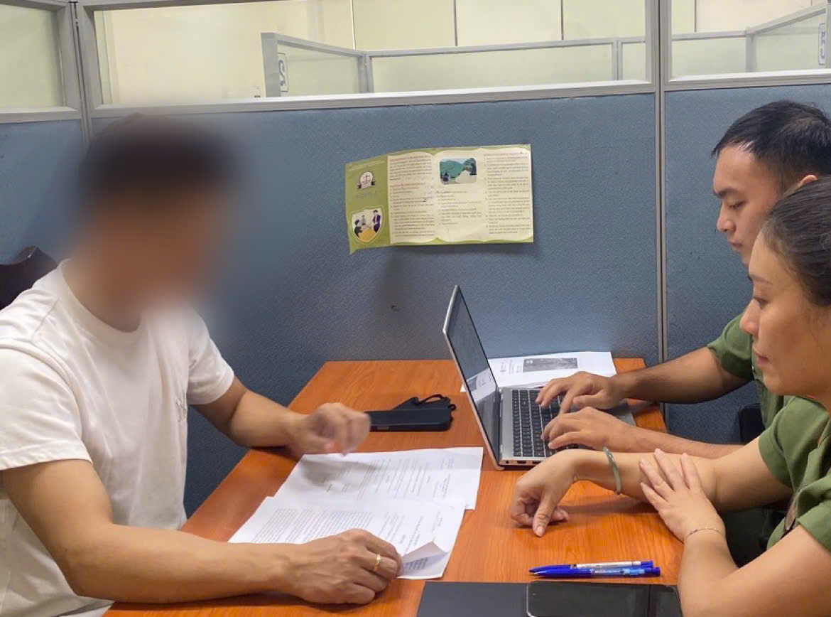 nam streamer thừa nhận bản thân có sử dụng shisha trong quán bar, hành vi bị cấm tại Việt Nam từ ngày 1/1/2025.