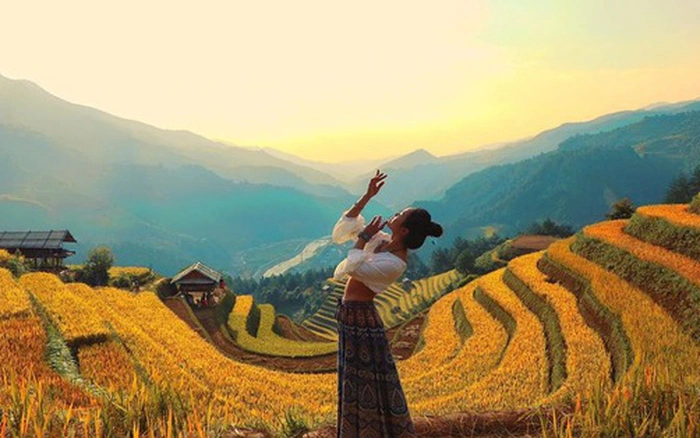 Mỗi năm chỉ có một mùa, nhưng cứ đến tháng 9, Y Tý (huyện Bát Xát , Lào Cai ) lại khiến du khách phải xách balo lên đường.