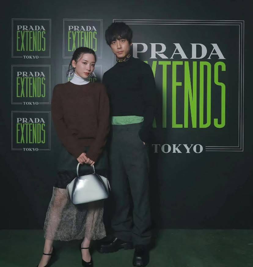 làn sóng tranh cãi vẫn bùng nổ, khiến hình ảnh “tình đầu quốc dân” của cô sụt giảm nghiêm trọng.