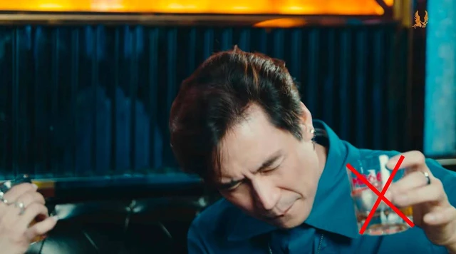 dư luận lại dồn sự quan tâm vào loạt hình ảnh nhạy cảm liên quan đến một trang web cá độ xuất hiện trong sản phẩm.