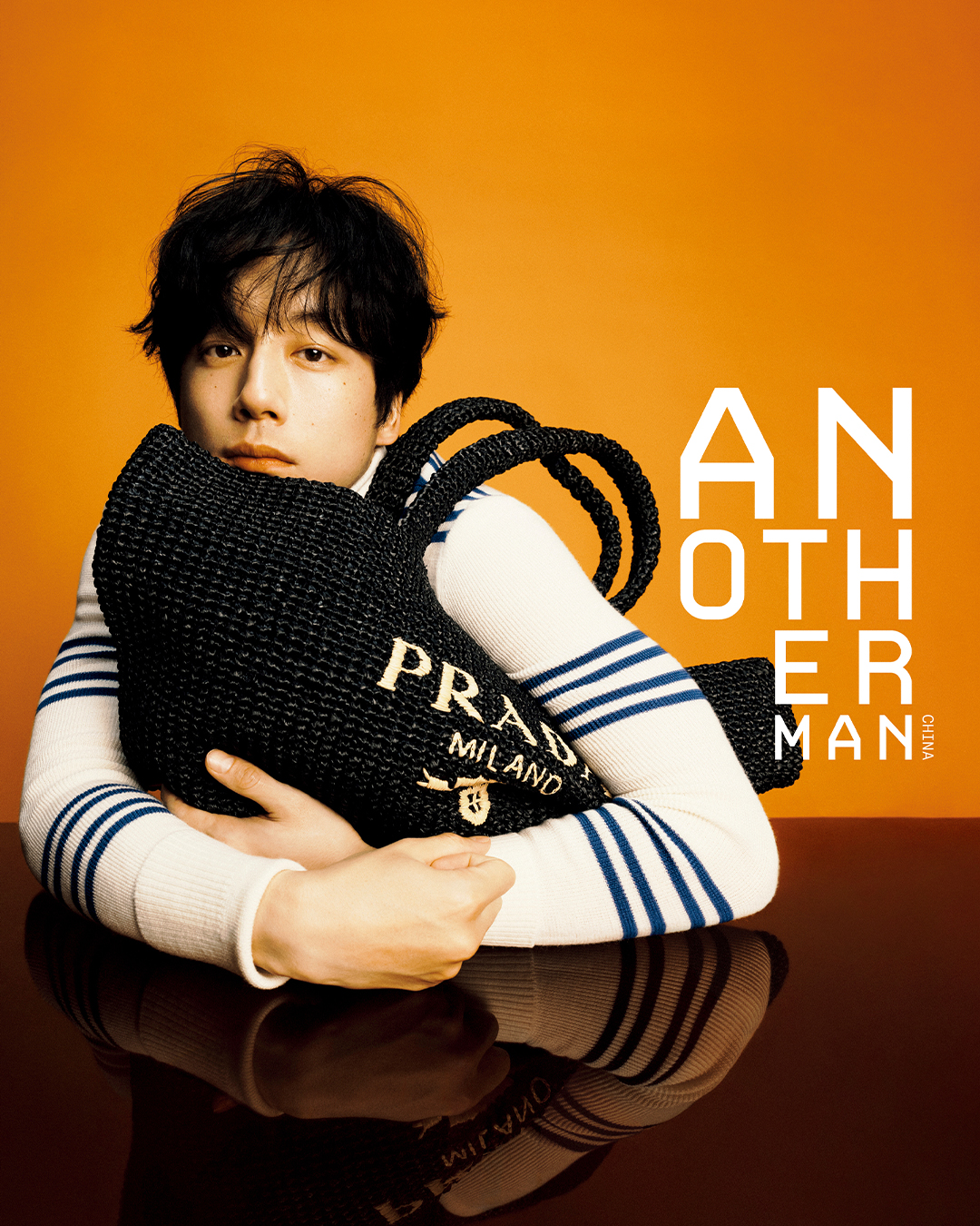  Prada lại dính phốt: Cặp đôi đại sứ Nhật Bản vướng nghi án ngoại tình chấn động!