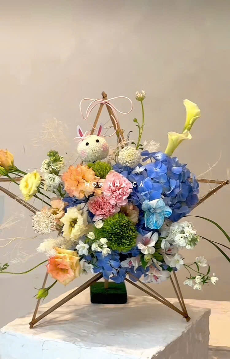  Đèn ông sao kết hoa tươi 