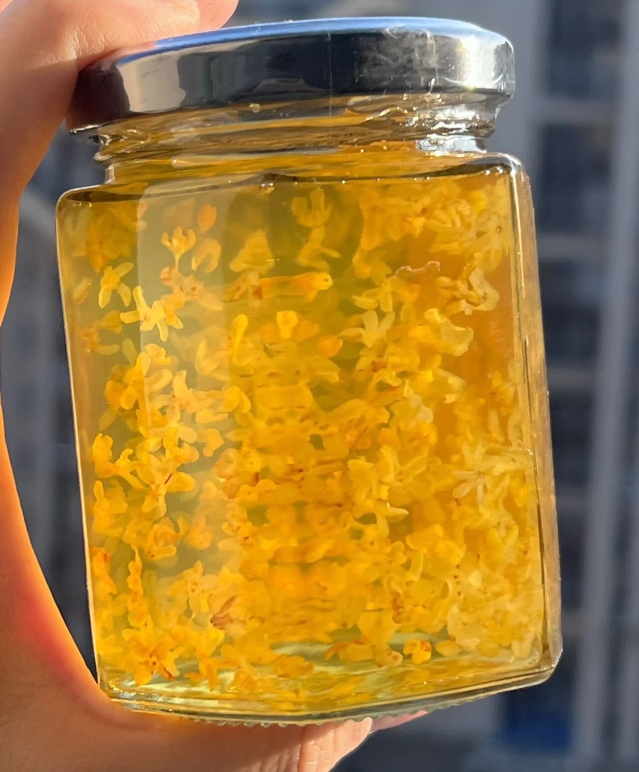 Trải nghiệm chung: “thơm nhẹ, ngọt dịu, ăn luôn cả hoa cũng vui miệng”.