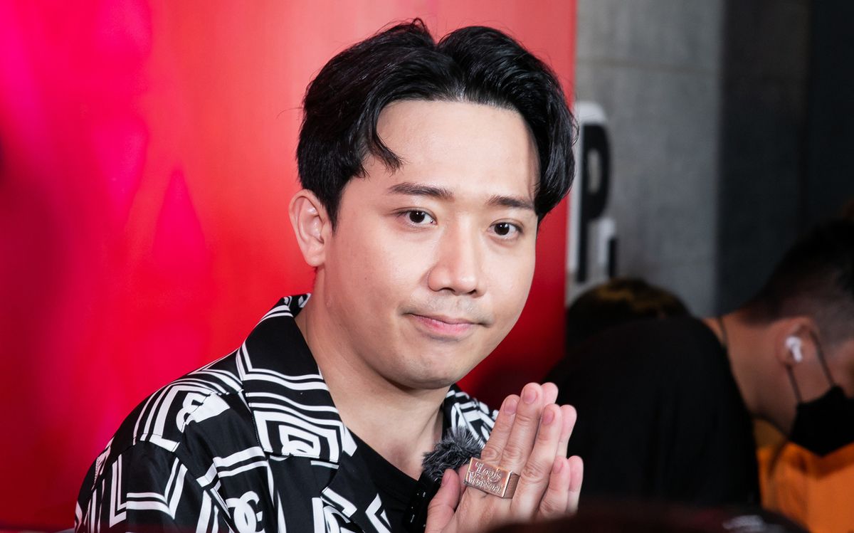 Vợ chồng Trấn Thành – Hari Won đã gửi 500 triệu đồng đến Mặt trận Tổ quốc Việt Nam – Ban Cứu trợ Trung ương.