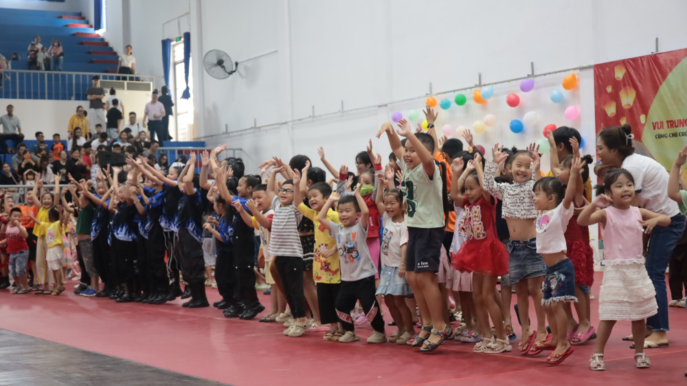  Rộn ràng ngày hội Tết Trung thu cho thiếu nhi Tây Ninh