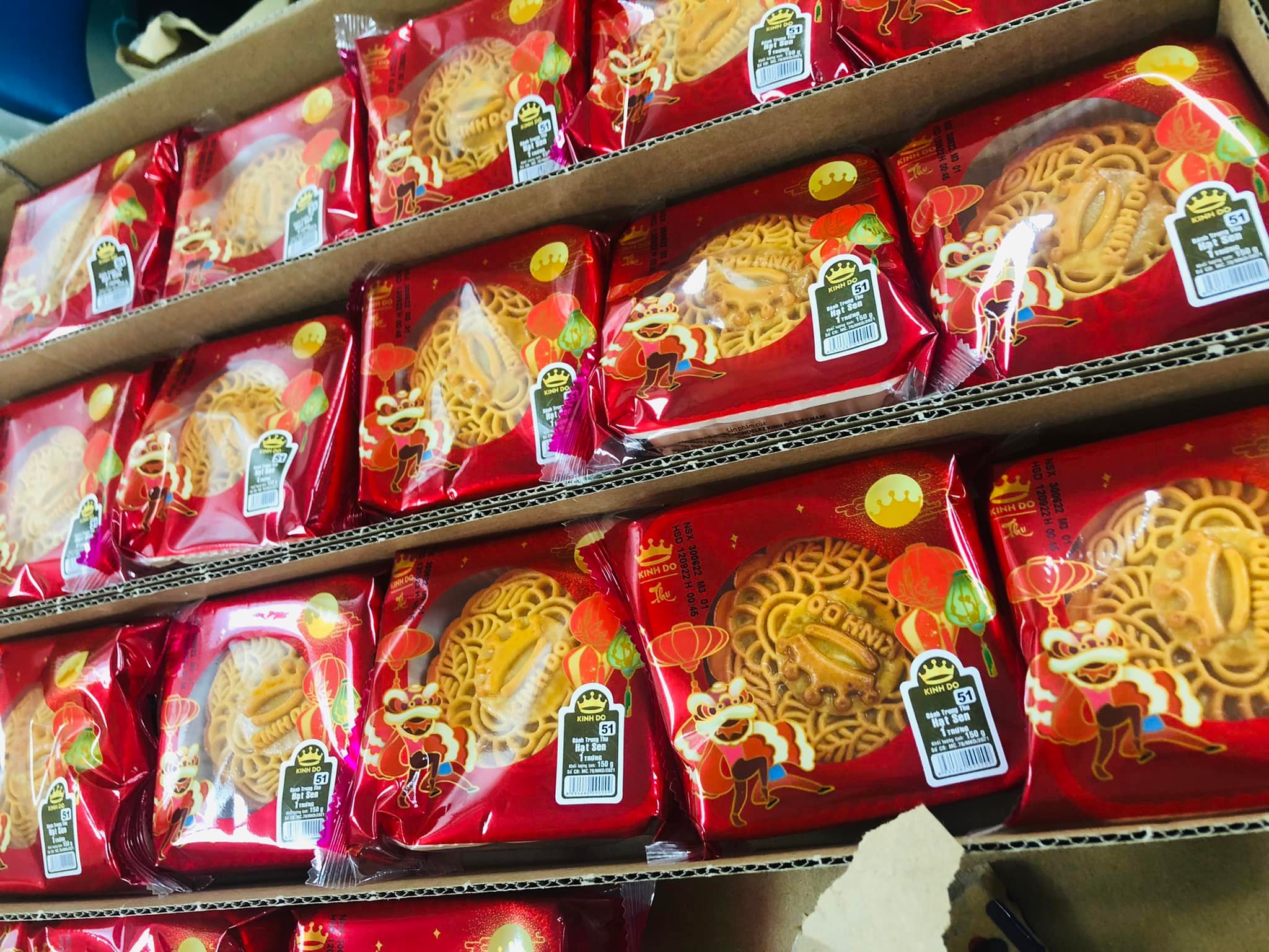 Doanh số trực tuyến vượt trội, bánh giá rẻ chiếm ưu thế