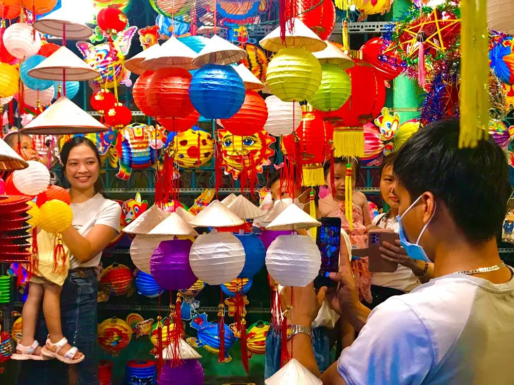  TP.HCM: Phố lồng đèn Chợ Lớn lung linh mùa trăng rằm