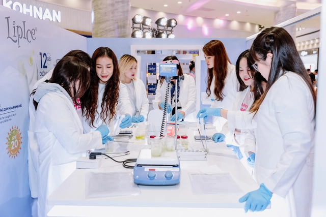 Workshop “Tự tay làm son dưỡng” – trải nghiệm được yêu thích nhất