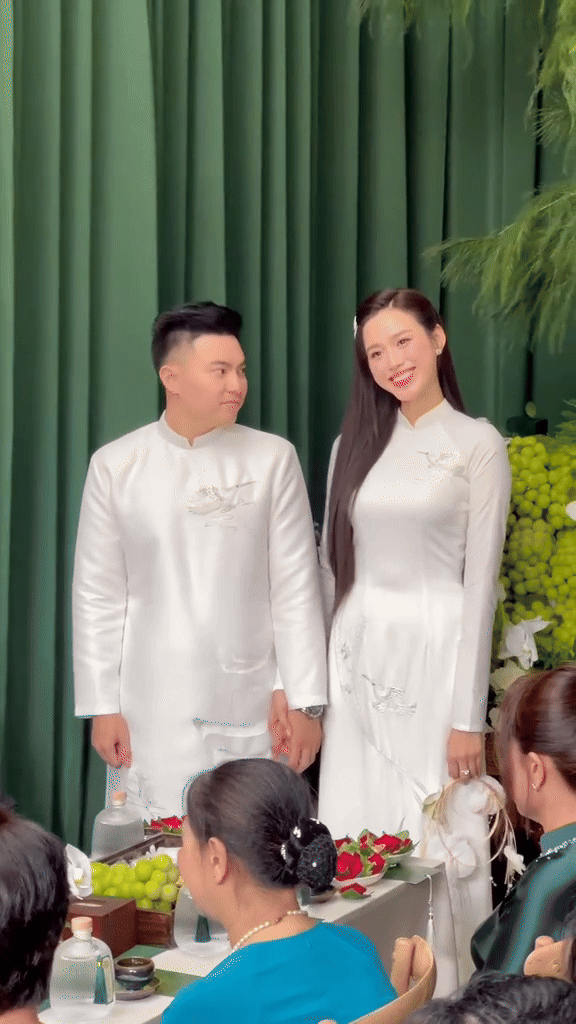  Đỗ Hà chính thức “theo chồng bỏ cuộc chơi”, chú rể là ai mà khiến dân tình xôn xao đến vậy?