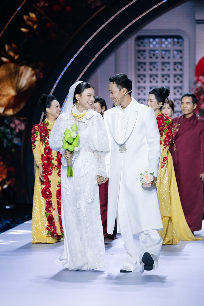  Bình và Hồng bất ngờ “về chung một nhà” trên sàn diễn, MXH bùng nổ vì cái kết ngọt ngào