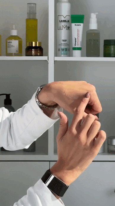 The Longevity Serum còn được đánh giá cao khi kết hợp cùng lớp nền trang điểm